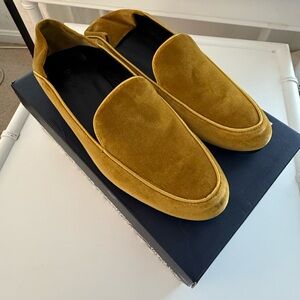 NIB J. McLaughlin Luna Velvet Goldenrod Loafer Shoes Women's Sz 8 Leather Lined